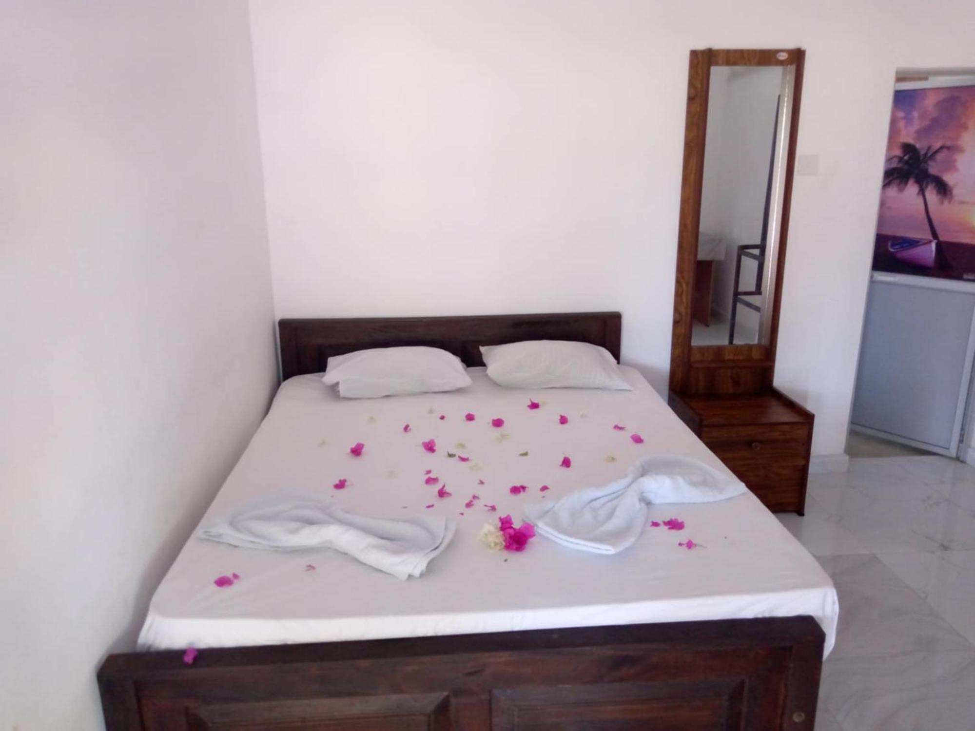Attale Resort Tissamaharama Extérieur photo